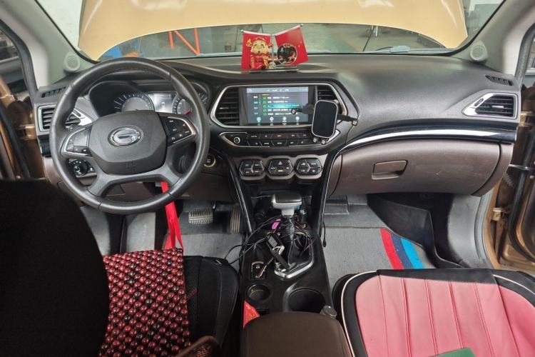 Used GAC Trumpchi GS4 2017 235T Automatic Two-Wheel Drive Luxury Smart Connectivity Version Center Console