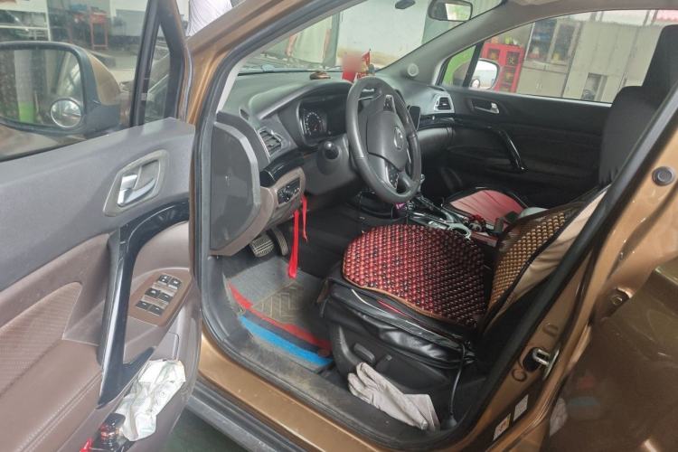 Used GAC Trumpchi GS4 2017 235T Automatic Two-Wheel Drive Luxury Smart Connectivity Version Driver Seat