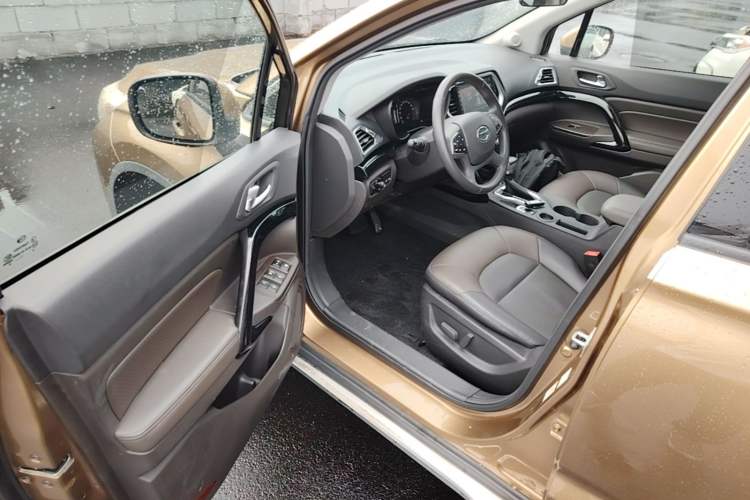Used GAC Trumpchi GS4 2017 235T Automatic Two-Wheel Drive Luxury Smart Connectivity Version Driver Seat