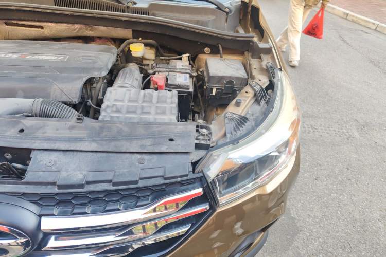 Used GAC Trumpchi GS4 2017 235T Automatic Two-Wheel Drive Luxury Smart Connectivity Version Engine Bay Left