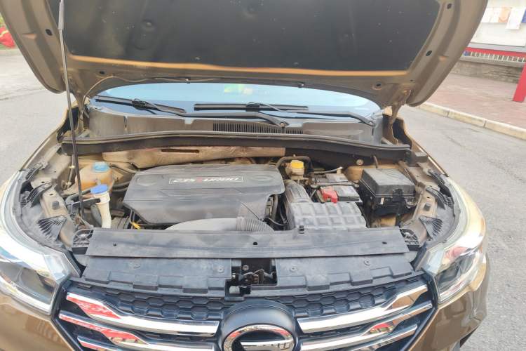 Used GAC Trumpchi GS4 2017 235T Automatic Two-Wheel Drive Luxury Smart Connectivity Version Engine Bay