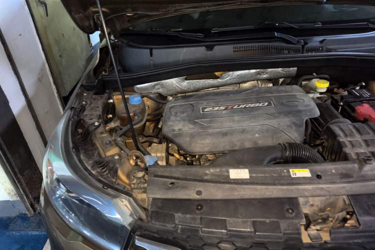 Used GAC Trumpchi GS4 2017 235T G-DCT Two-Wheel Drive Elite Edition Engine Bay Right