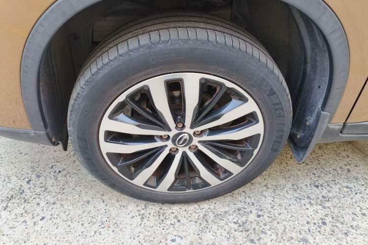 Used GAC Trumpchi GS4 2017 235T Manual Two-Wheel Drive Luxury Edition Exterior 4