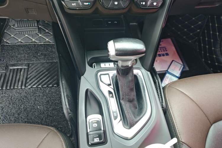 Used GAC Trumpchi GS4 2017 235T G-DCT Two-Wheel Drive Elite Edition Gear Lever