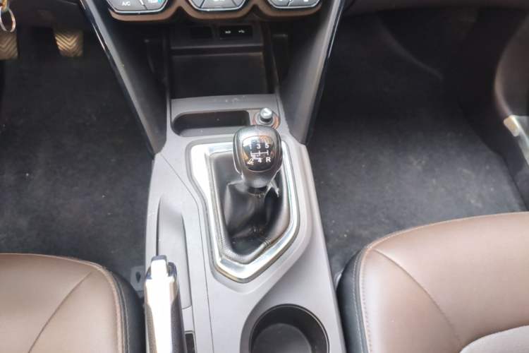 Used GAC Trumpchi GS4 2017 235T Manual Two-Wheel Drive Luxury Edition Gear Lever