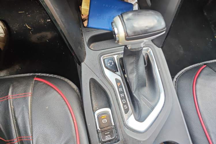 Used GAC Trumpchi GS4 2017 235T Automatic Two-Wheel Drive Luxury Smart Connectivity Version Gear Lever