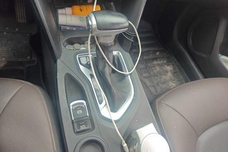 Used GAC Trumpchi GS4 2017 235T Automatic Two-Wheel Drive Elite Edition Gear Lever