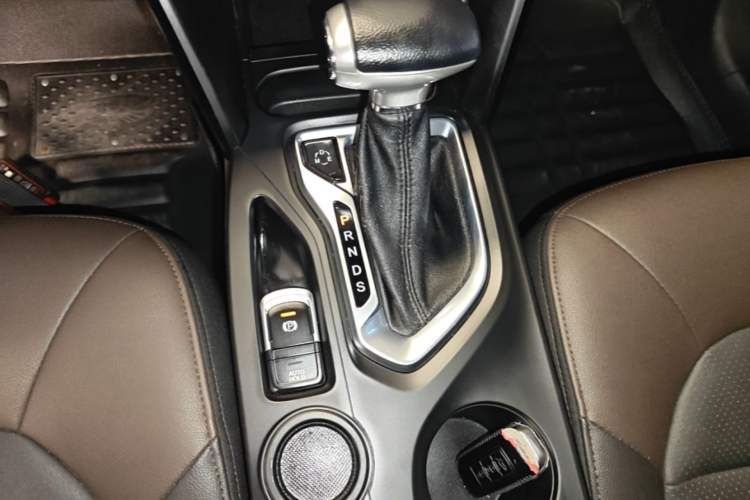 Used GAC Trumpchi GS4 2017 235T G-DCT Two-Wheel Drive Luxury Edition Gear Lever