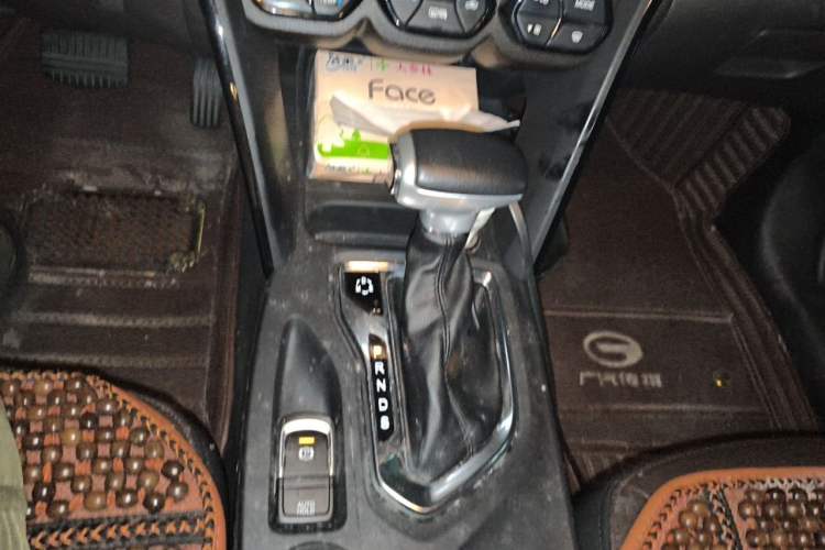 Used GAC Trumpchi GS4 2017 235T Automatic Two-Wheel Drive Luxury Smart Connectivity Version Gear Lever