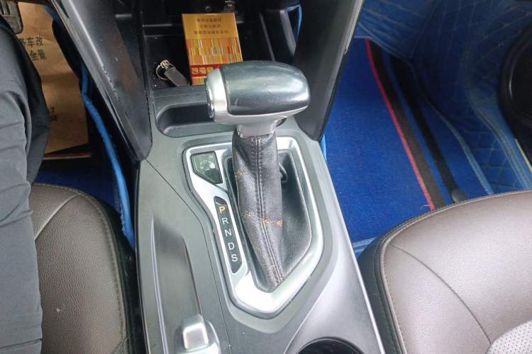 Used GAC Trumpchi GS4 2017 200T G-DCT Two-Wheel Drive Luxury Edition Gear Lever