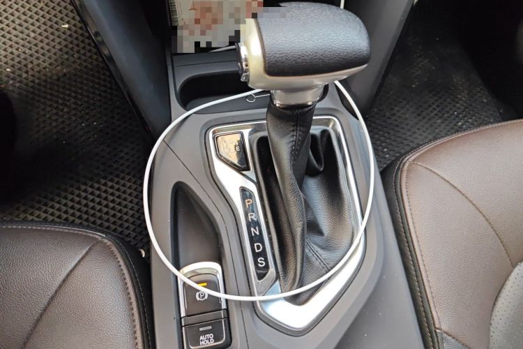 Used GAC Trumpchi GS4 2017 235T Automatic Two-Wheel Drive Luxury Smart Connectivity Version Gear Lever