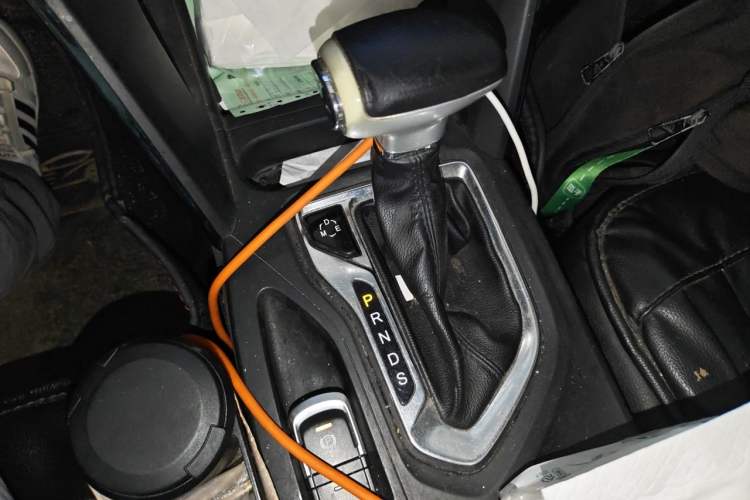Used GAC Trumpchi GS4 2017 235T Automatic Two-Wheel Drive Elite Edition Gear Lever