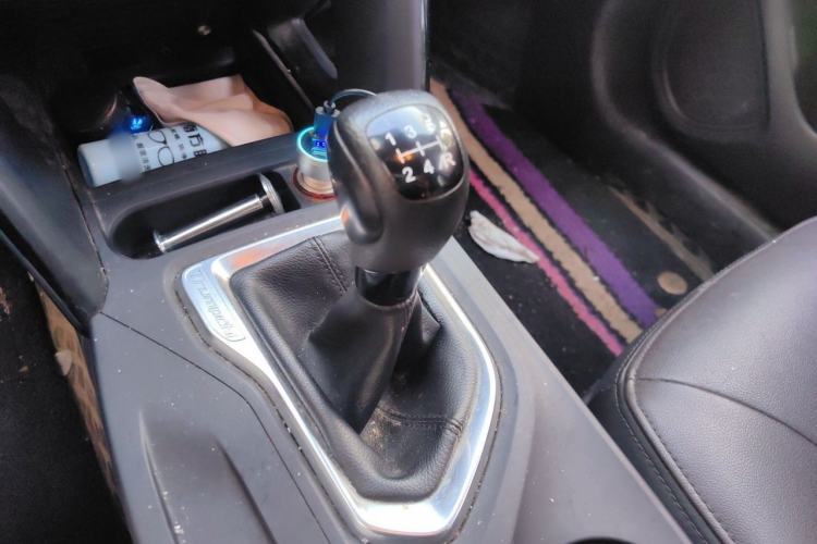 Used GAC Trumpchi GS4 2017 235T Manual Two-Wheel Drive Luxury Edition Gear Lever