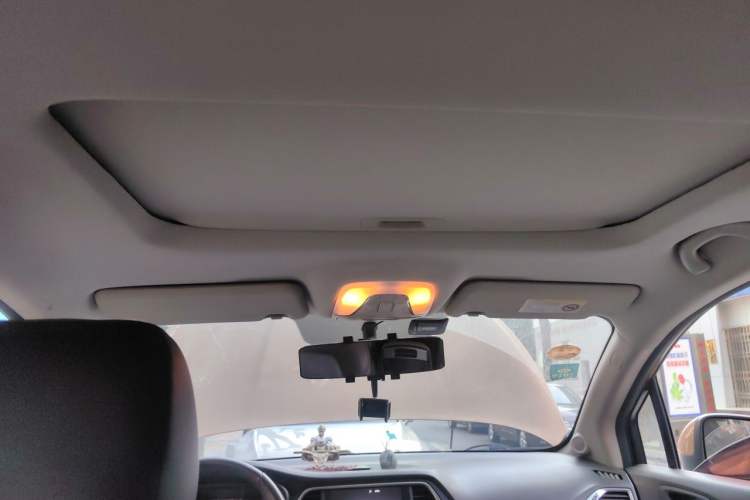 Used GAC Trumpchi GS4 2017 235T Manual Two-Wheel Drive Luxury Edition Headliner
