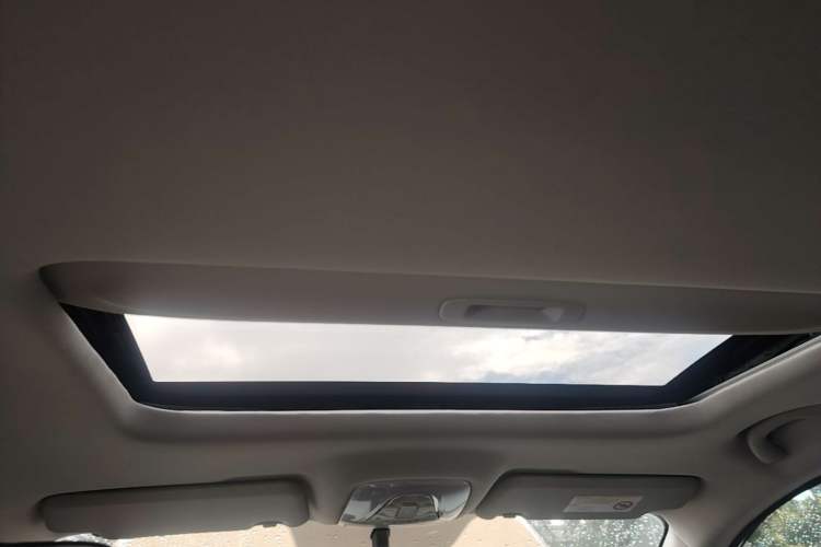 Used GAC Trumpchi GS4 2017 235T Automatic Two-Wheel Drive Luxury Smart Connectivity Version Headliner