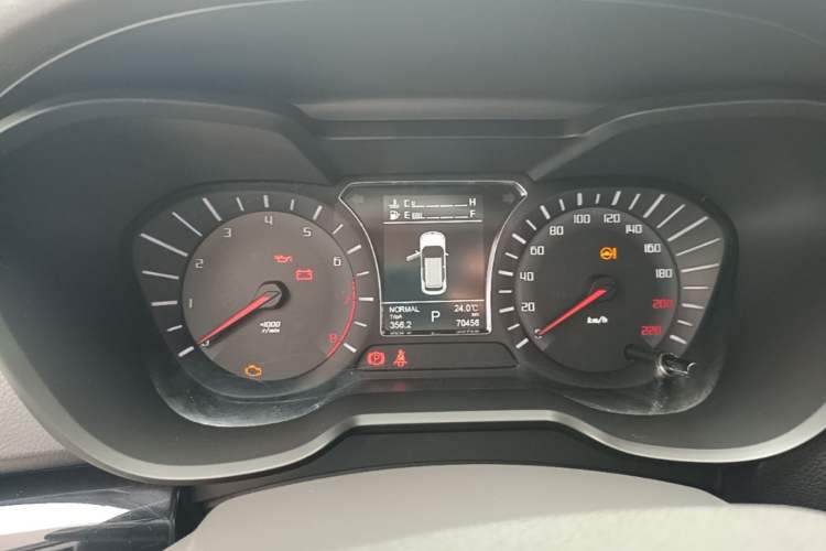 Used GAC Trumpchi GS4 2017 235T Automatic Two-Wheel Drive Elite Edition Instrument Cluster