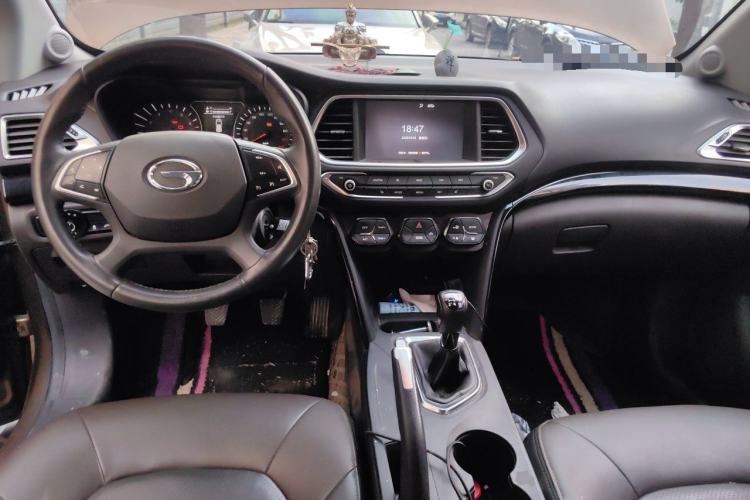 Used GAC Trumpchi GS4 2017 235T Manual Two-Wheel Drive Luxury Edition Interior 2