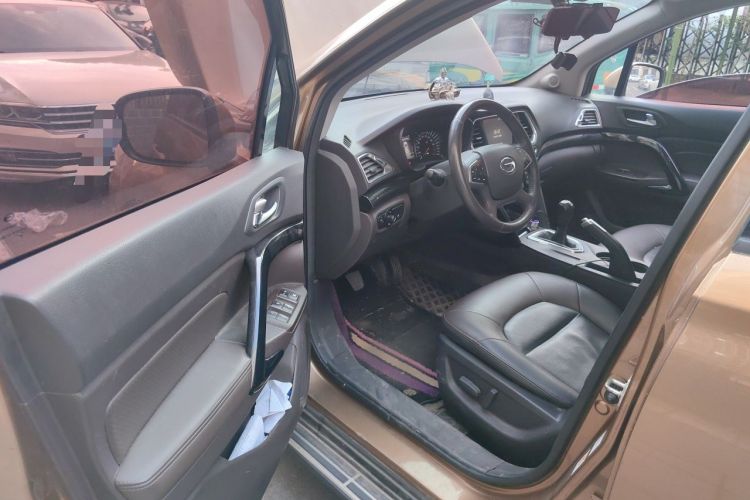 Used GAC Trumpchi GS4 2017 235T Manual Two-Wheel Drive Luxury Edition Interior 3
