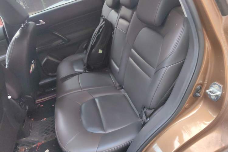 Used GAC Trumpchi GS4 2017 235T Manual Two-Wheel Drive Luxury Edition Interior 4