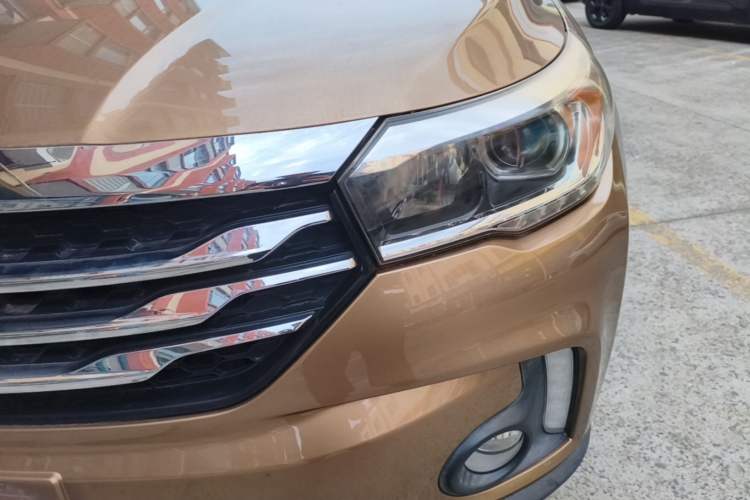 Used GAC Trumpchi GS4 2017 235T Manual Two-Wheel Drive Luxury Edition Left Front Headlight