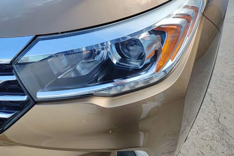 Used GAC Trumpchi GS4 2017 235T Automatic Two-Wheel Drive Luxury Smart Connectivity Version Left Front Headlight