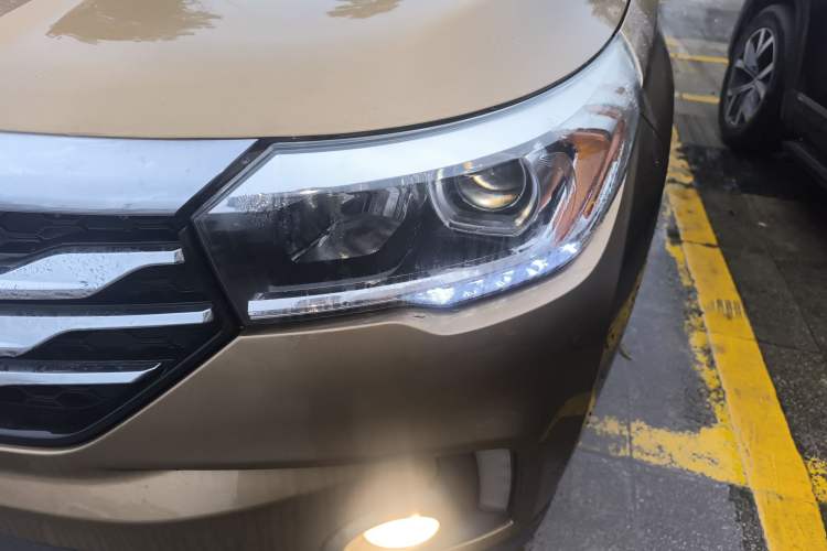 Used GAC Trumpchi GS4 2017 200T G-DCT Two-Wheel Drive Elite Edition Left Front Headlight