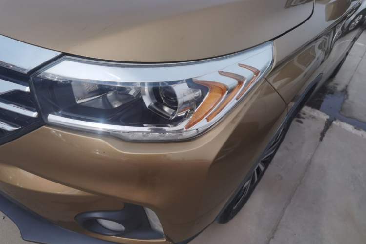 Used GAC Trumpchi GS4 2017 235T Automatic Two-Wheel Drive Luxury Smart Connectivity Version Left Front Headlight