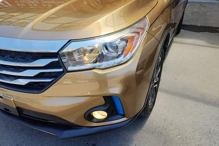 Used GAC Trumpchi GS4 2017 235T Automatic Two-Wheel Drive Elite Edition Left Front Headlight