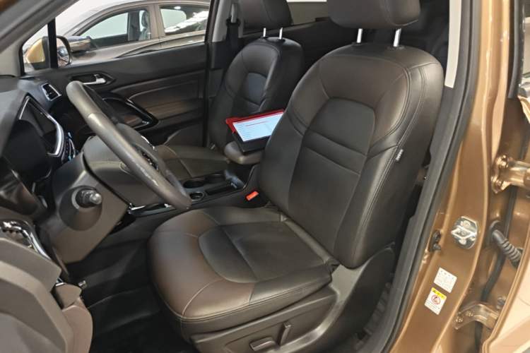 Used GAC Trumpchi GS4 2017 235T G-DCT Two-Wheel Drive Luxury Edition Left Front Seat