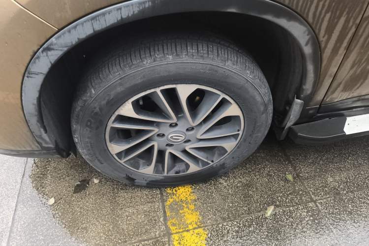Used GAC Trumpchi GS4 2017 200T G-DCT Two-Wheel Drive Elite Edition Left Front Wheel Hub
