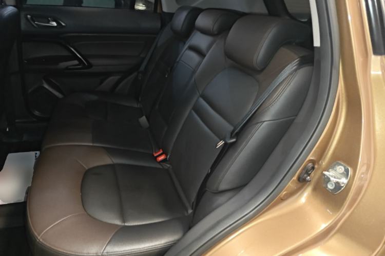 Used GAC Trumpchi GS4 2017 235T G-DCT Two-Wheel Drive Luxury Edition Left Rear Seat