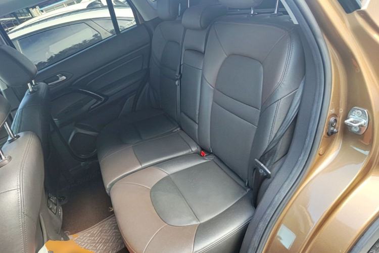 Used GAC Trumpchi GS4 2017 235T Automatic Two-Wheel Drive Luxury Smart Connectivity Version Left Rear Seat