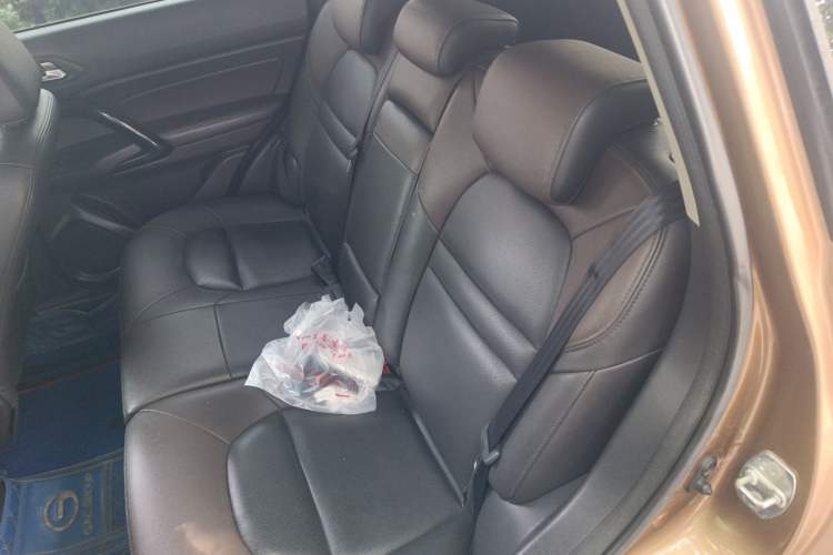 Used GAC Trumpchi GS4 2017 200T G-DCT Two-Wheel Drive Luxury Edition Left Rear Seat