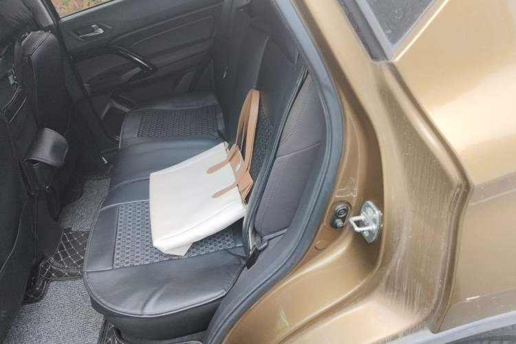 Used GAC Trumpchi GS4 2017 200T G-DCT Two-Wheel Drive Comfort Edition Left Rear Seat