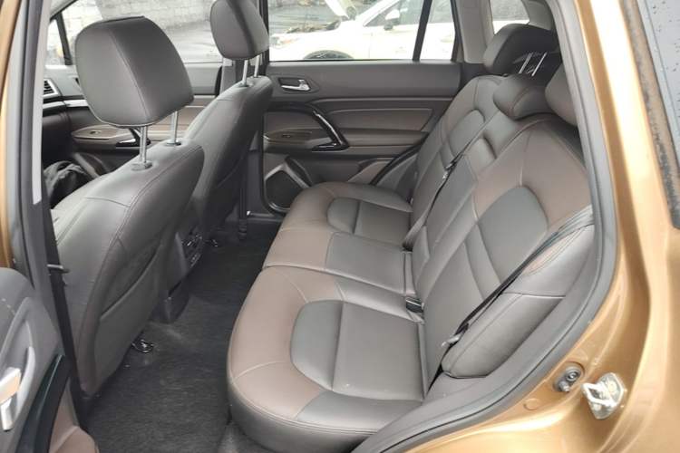 Used GAC Trumpchi GS4 2017 235T Automatic Two-Wheel Drive Luxury Smart Connectivity Version Left Rear Seat