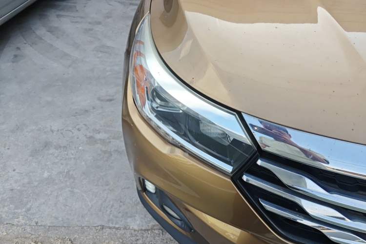 Used GAC Trumpchi GS4 2017 235T Automatic Two-Wheel Drive Luxury Smart Connectivity Version Right Front Headlight