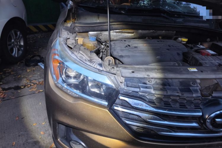 Used GAC Trumpchi GS4 2017 200T G-DCT Two-Wheel Drive Elite Edition Right Front Headlight