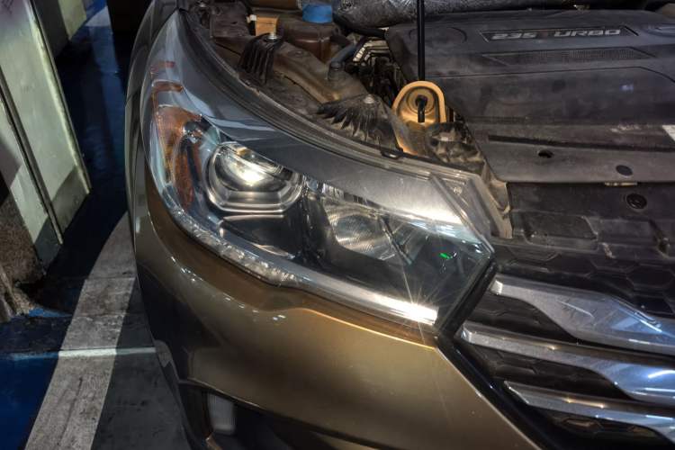 Used GAC Trumpchi GS4 2017 235T G-DCT Two-Wheel Drive Elite Edition Right Front Headlight