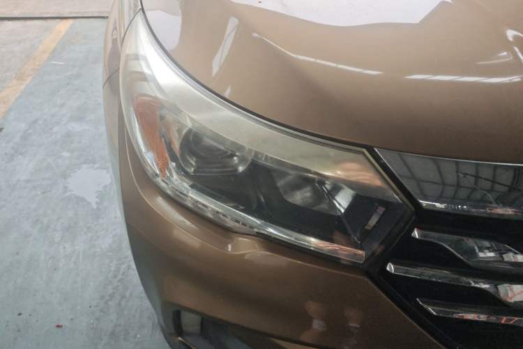 Used GAC Trumpchi GS4 2017 235T Automatic Two-Wheel Drive Luxury Smart Connectivity Version Right Front Headlight