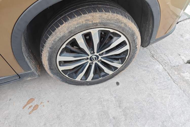 Used GAC Trumpchi GS4 2017 235T Automatic Two-Wheel Drive Luxury Smart Connectivity Version Right Front Wheel Hub
