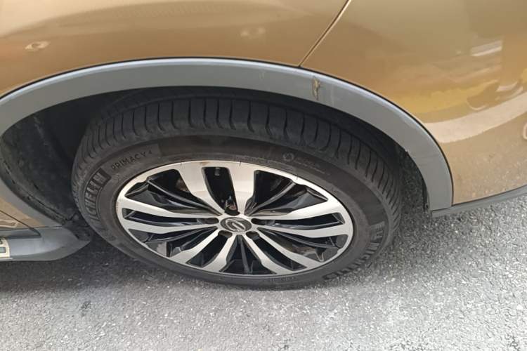 Used GAC Trumpchi GS4 2017 235T Automatic Two-Wheel Drive Elite Edition Right Front Wheel Hub