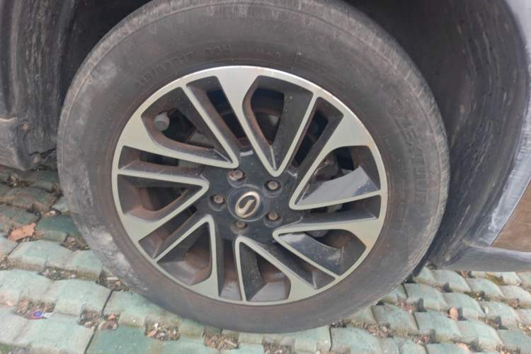 Used GAC Trumpchi GS4 2017 235T Automatic Two-Wheel Drive Elite Edition Right Front Wheel Hub