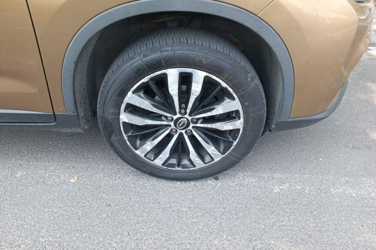 Used GAC Trumpchi GS4 2017 200T G-DCT Two-Wheel Drive Luxury Edition Right Front Wheel Hub