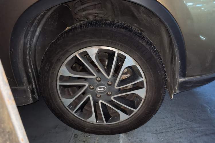 Used GAC Trumpchi GS4 2017 235T G-DCT Two-Wheel Drive Elite Edition Right Front Wheel Hub