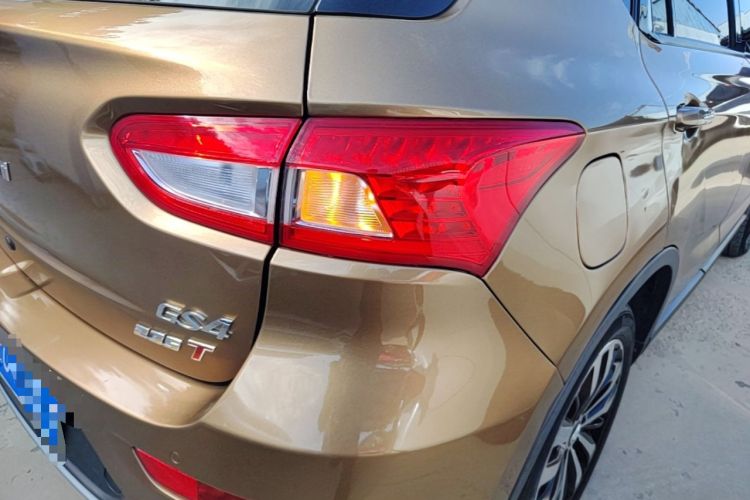 Used GAC Trumpchi GS4 2017 235T Automatic Two-Wheel Drive Luxury Smart Connectivity Version Right Rear Taillight