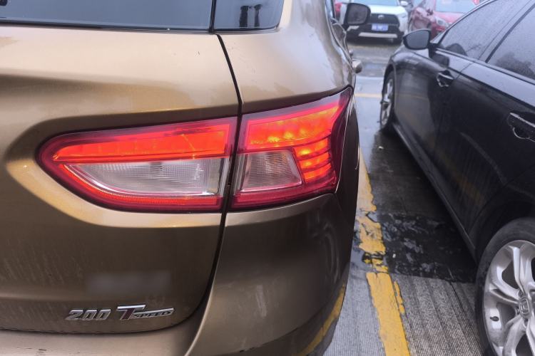 Used GAC Trumpchi GS4 2017 200T G-DCT Two-Wheel Drive Elite Edition Right Rear Taillight