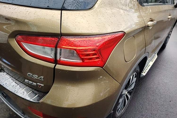 Used GAC Trumpchi GS4 2017 235T Automatic Two-Wheel Drive Luxury Smart Connectivity Version Right Rear Taillight