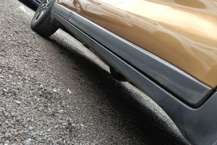 Used GAC Trumpchi GS4 2017 235T Automatic Two-Wheel Drive Elite Edition Right Side Sill