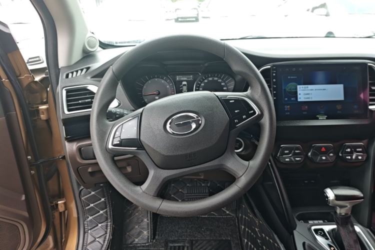 Used GAC Trumpchi GS4 2017 235T G-DCT Two-Wheel Drive Elite Edition Steering Wheel