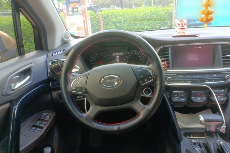 Used GAC Trumpchi GS4 2017 235T Automatic Two-Wheel Drive Luxury Smart Connectivity Version Steering Wheel